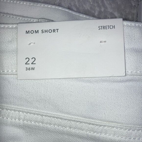 NWT AE 22 Stretchy Western Denim Mom Distressed and Destroyed Shorts - Picture 3 of 12